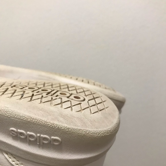 Adidas kids white sneakers size 1,5 - Picture 8 of 13